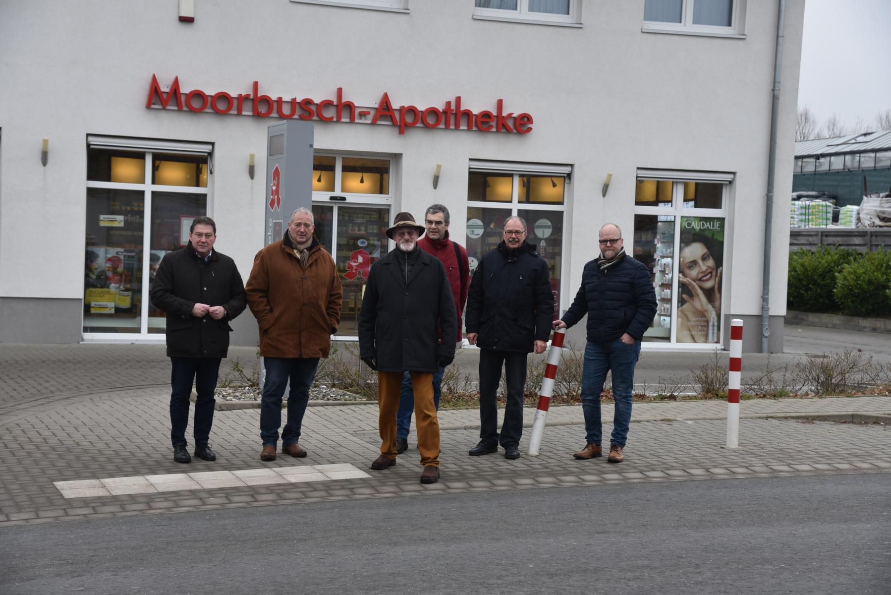 Freuen sich über Ratsbeschluss einer Querungshilfe auf der Straße „Im Moorbusche“: Uwe Lagosky, Frank Oesterhelweg, Volker Brandt, Jörg Weber, Uwe Feder, Tobias Breske (von links nach rechts, Bild vor Corona entstanden) Freuen sich über Ratsbeschluss einer Querungshilfe auf der Straße „Im Moorbusche“: Uwe Lagosky, Frank Oesterhelweg, Volker Brandt, Jörg Weber, Uwe Feder, Tobias Breske (von links nach rechts, Bild vor Corona entstanden)