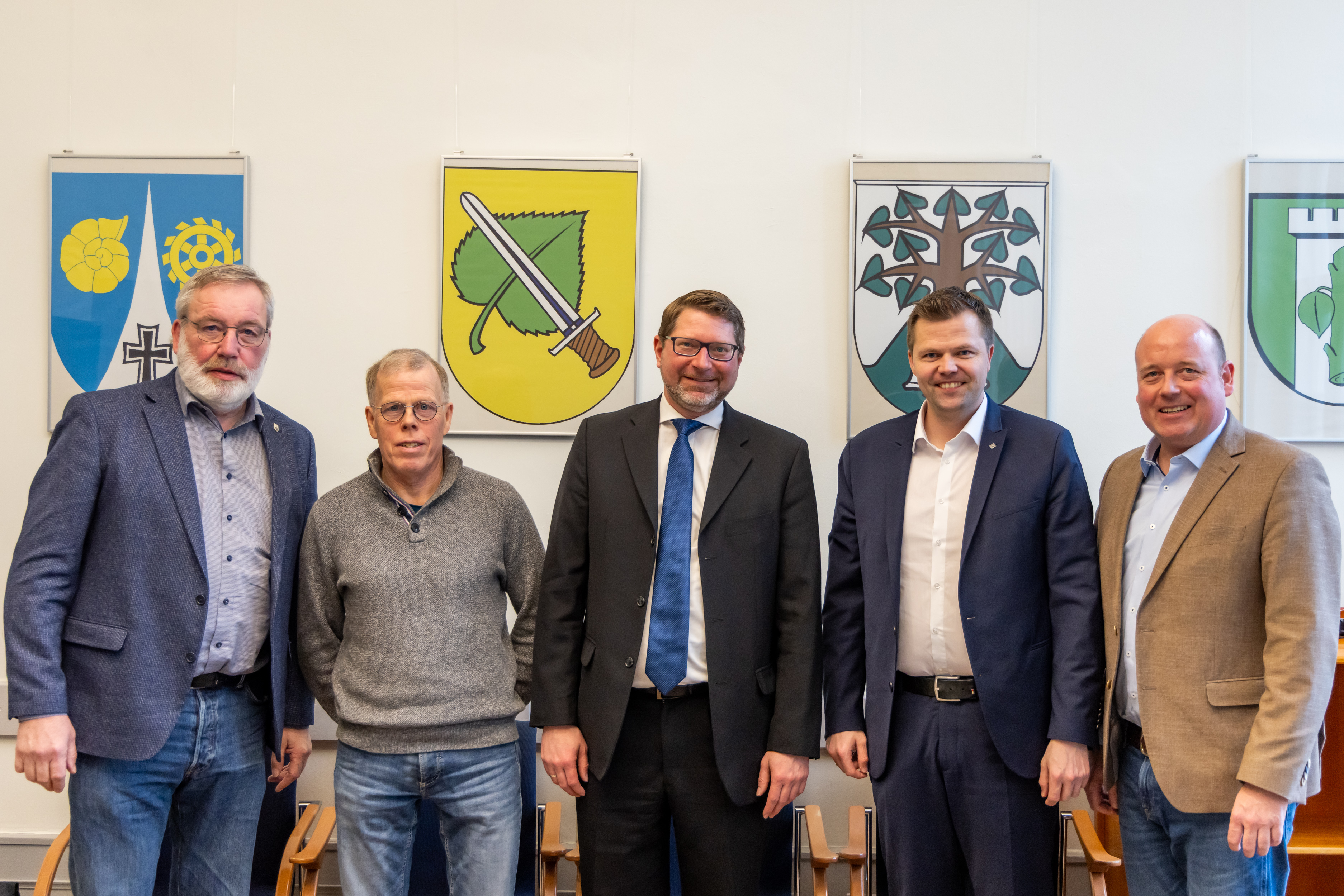 Bildunterschrift v. l. Karl-Heinz M�ller, Peter Emmerich, Marco Kelb, Christian F�hner und Holger Bormann im Herrenhaus in Sickte. Bild: CDU Wolfenb�ttel

